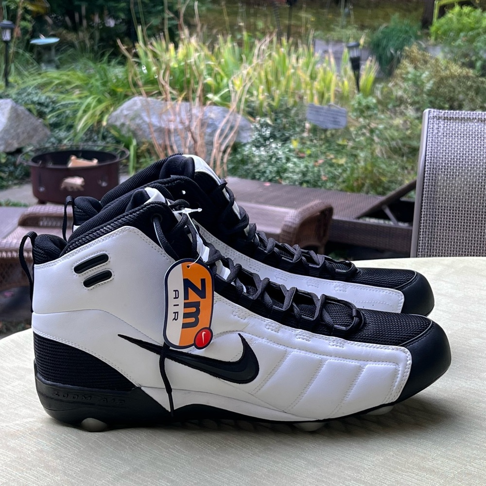NEW Nike Air Zoom Barracuda Stove Black and White Football Cleats Size 16